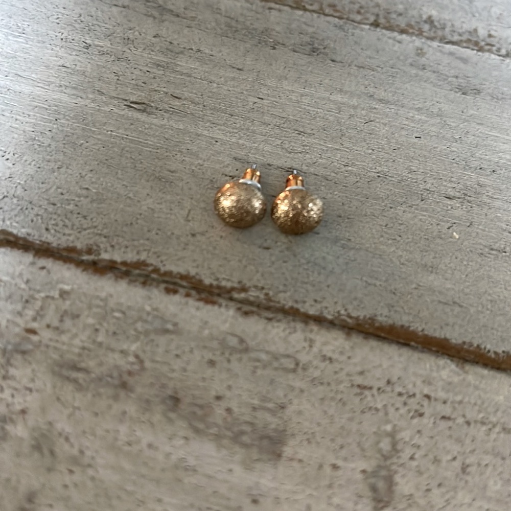 Gold studs